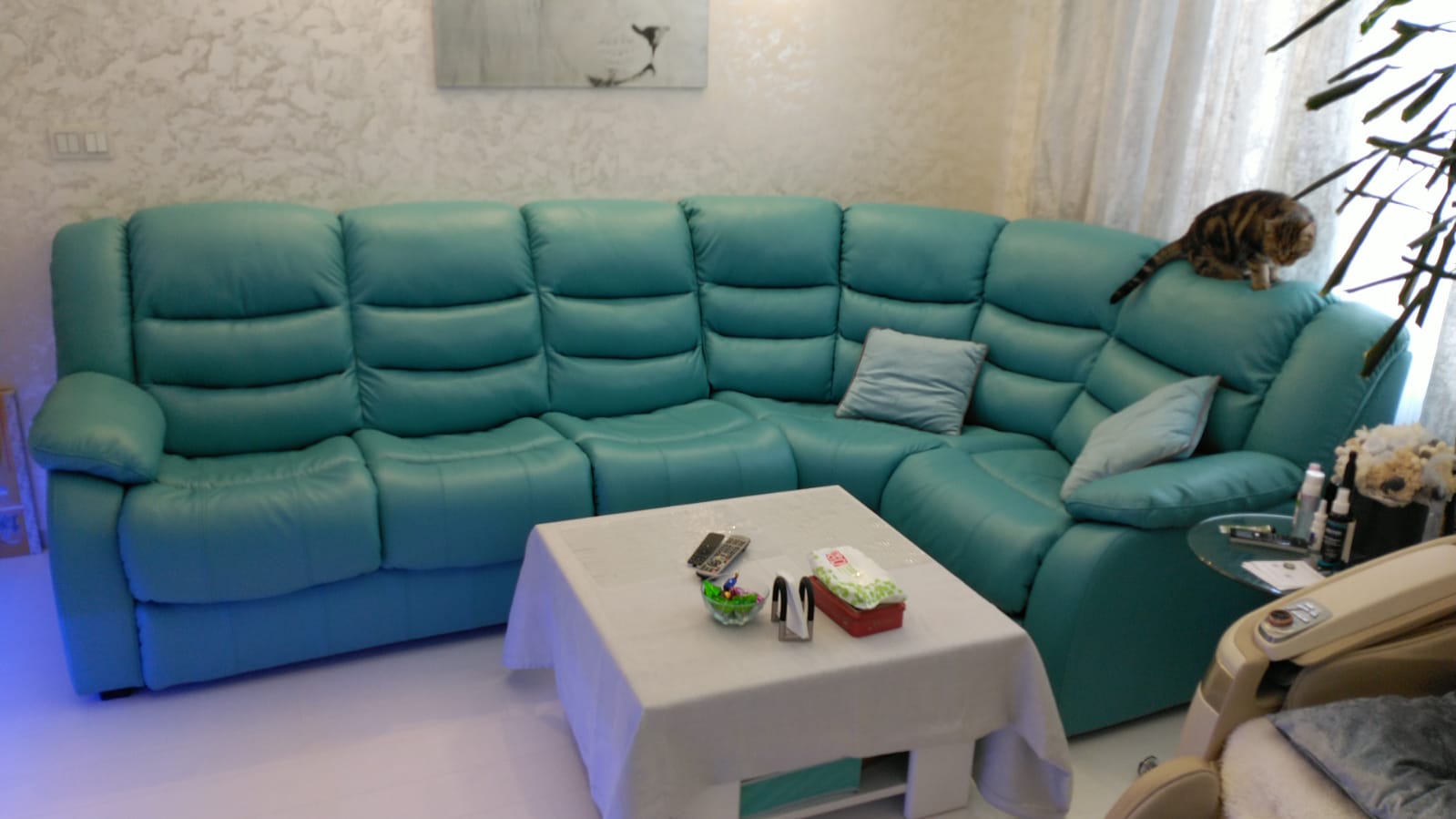 Перетяжка дивана на дому. Бунинская аллея