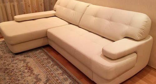 Обивка углового дивана.  Бунинская аллея